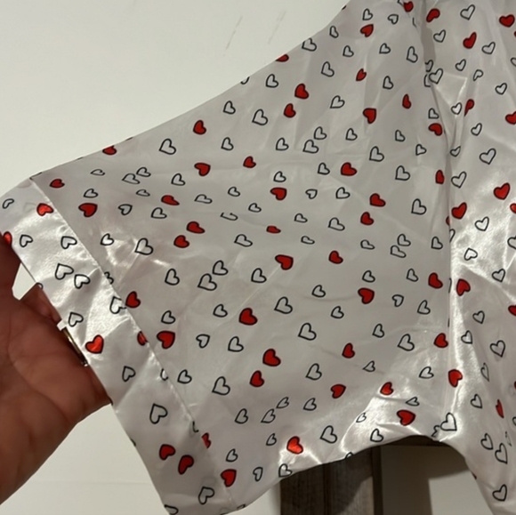 White Robe with Red Heart Pattern - Picture 2 of 6